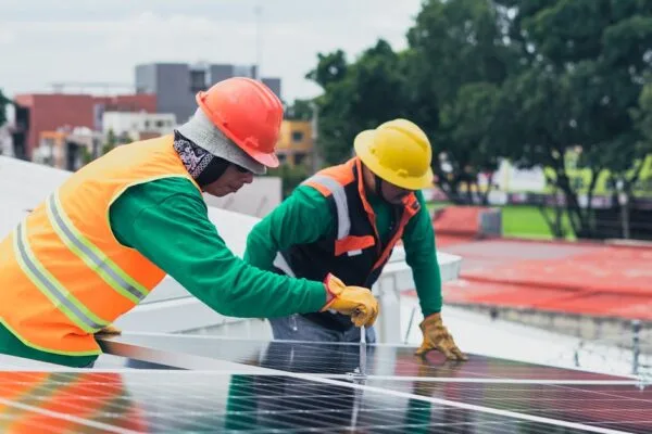 découvrez les avantages des panneaux solaires pour réduire votre facture d'électricité et contribuer à un avenir durable. apprenez comment ces technologies vertes transforment l'énergie en france.